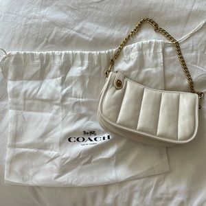 Coach Swinger 20 with Quilting - Great Condition